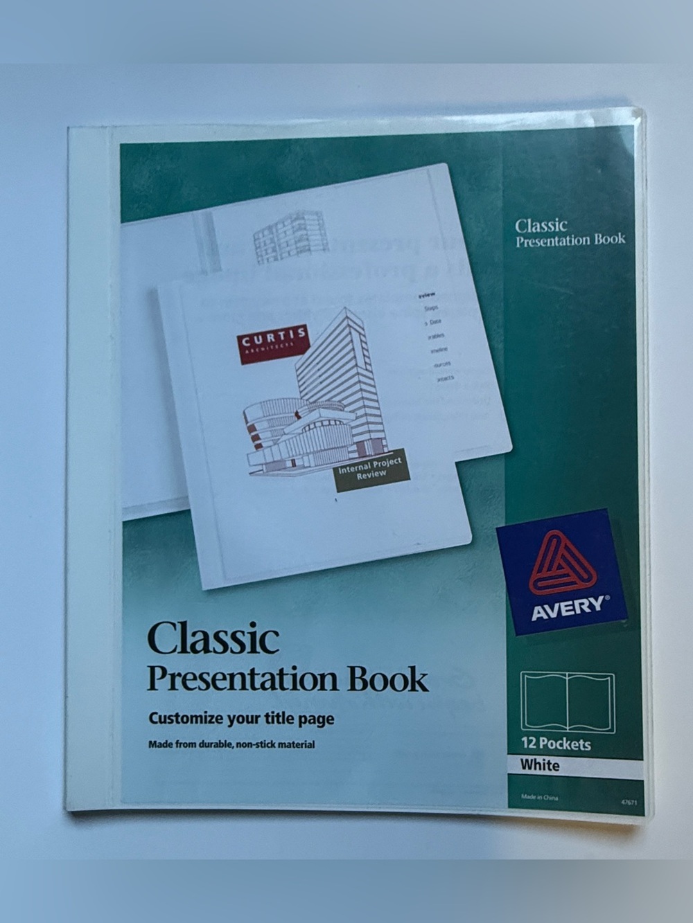 Avery Classic Presentation Book, 12 Pockets